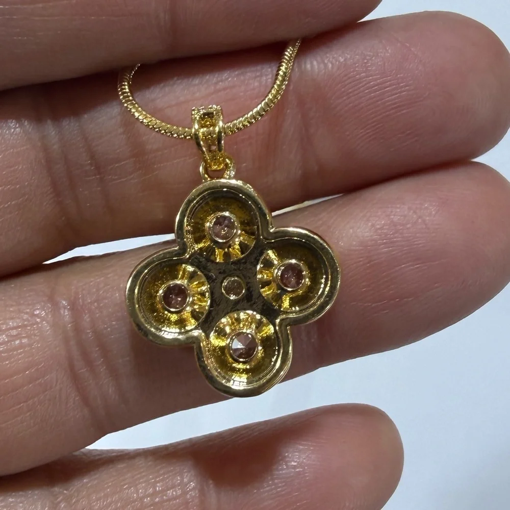 Clover Pendant Necklace